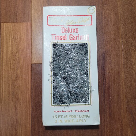 Golden Sleigh Silver Tinsel Garland Vintage Christmas Tree Mantle 15 Ft USA - Picture 2 of 15